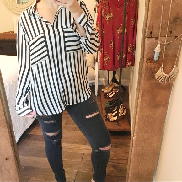 Monteau Tops - Monteau striped large high low pocketed blouse